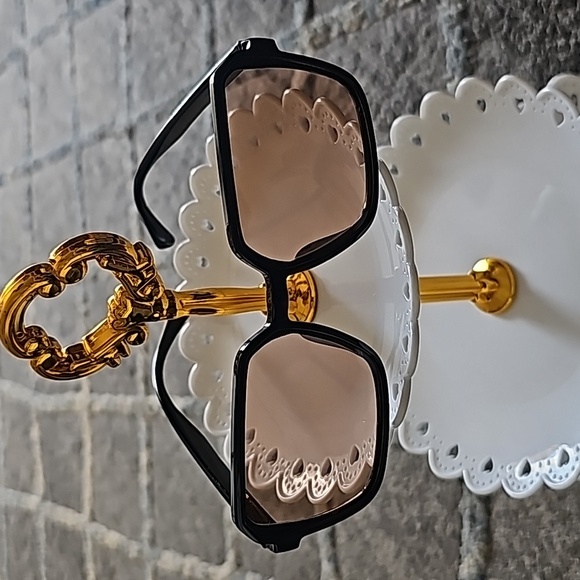 Women's Fashion Square Oversized Chic Sunglasses - Picture 1 of 7